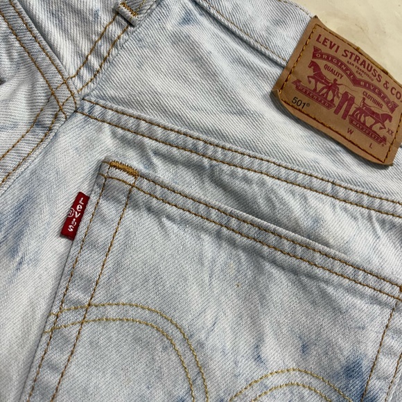 (SOLD!!) Levi 501 shorts size 25 - Picture 9 of 10